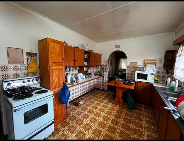 4 BEDROOM HOUSE FOR SALE IN POLLAK PARK